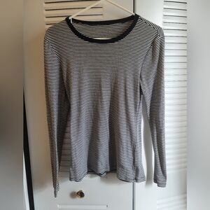 Perfect Tee Old Navy Striped Black and White Long Sleeve Top Size M